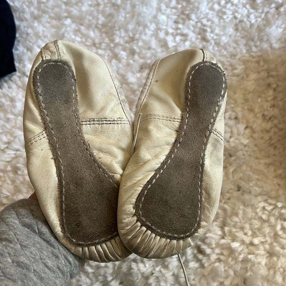 Capezio white ballet shoes - Picture 2 of 2